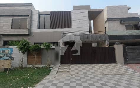 Ideally Located House Of 10 Marla Is Available For Sale In Paragon City