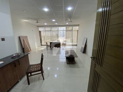 بدر کمرشل ایریا ڈی ایچ اے فیز 5,ڈی ایچ اے ڈیفینس,کراچی میں 3 مرلہ Studio دفتر 85.0 ہزار میں کرایہ پر دستیاب ہے۔