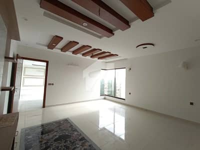 1000 Sq Yard Luxury Villa With Designer Kitchen, Washroom And Elevation. Ready To Move