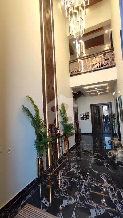 BEST LOCATION LUSH CONDITION ONE KANAL HOUSE AVAILABLE FOR SALE