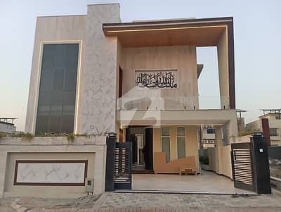 Bahria town Rawalpindi Prime Location house with huge Extra land