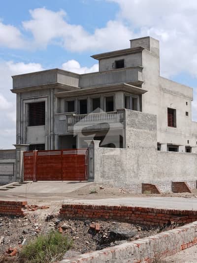 Triple Storey 12 Marla House For Sale In Fatima Avenue Multan