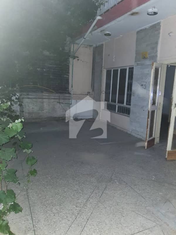 9 9