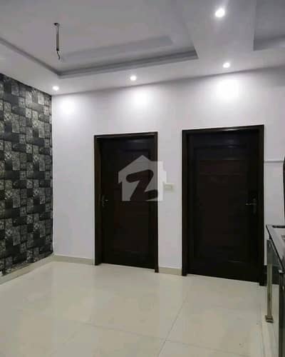 5 Marla Flat For Sale In Paragon City