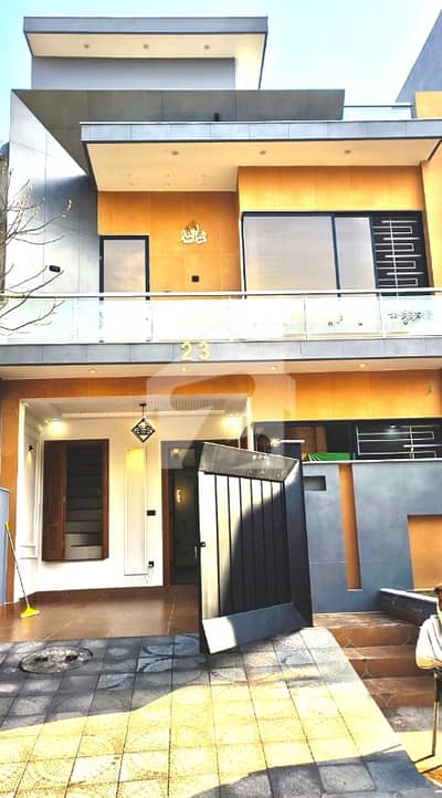 BRAND NEW DOUBLE STOREY LUXURY DESIGNER HOUSE FOR SALE IN IDEAL LOCATION OF ISLAMABAD
