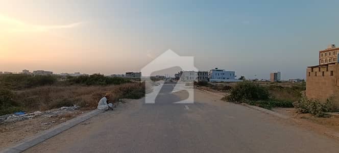 1000 SQ YDS PLOT WEST OPEN BEACH STREET