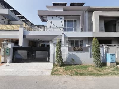 ڈریم گارڈن پرانا شجاع آباد روڈ,ملتان میں 5 کمروں کا 8 مرلہ مکان 3.4 کروڑ میں برائے فروخت۔