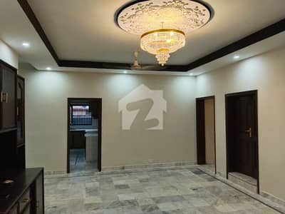ڈی ایچ اے فیز 4 ڈیفنس (ڈی ایچ اے),لاہور میں 2 کمروں کا 1 کنال زیریں پورشن 1.3 لاکھ میں کرایہ پر دستیاب ہے۔