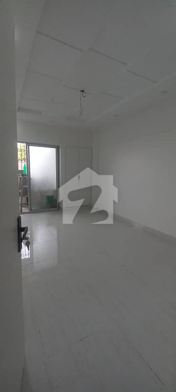 RENOVATED GROUND FLOOR FLAT IN BOUNDRY WALL PROJECT