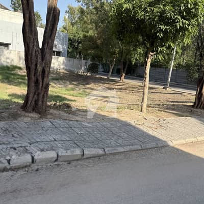 10 Marla Plot For Sale