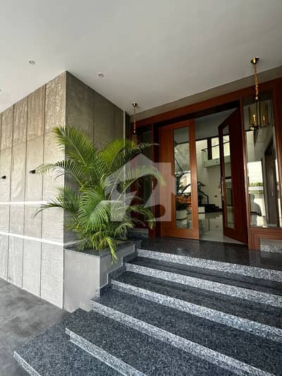 BRAND NEW HOUSE PRIME LOCATION