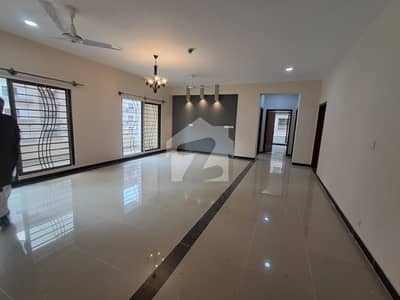 BRAND NEW BEAUTIIIFULL WESTOPEN CORNOR 4 BED DD FLAT FOR SALE