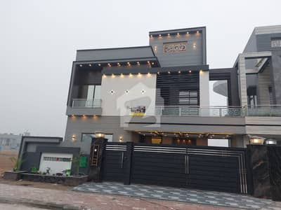 Real Pictures 10 Marla Brand New House For Sale