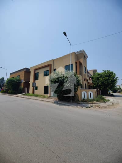 Corner 7 Marla House for Rent