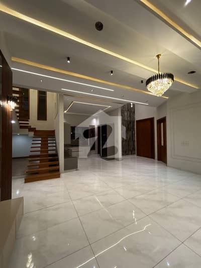 Phase 6 300 Yard Brand New Bungalow For Sale Planning 2+3 American Kitchen Main Shujaat Prime Location 2 Kitchen Dem 13cr