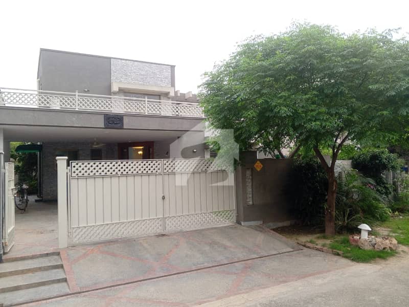 1 Kanal Full House for Sale 1 Kanal Full House for Sale