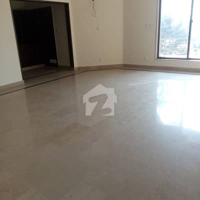 ایف ۔ 7/2 ایف ۔ 7,اسلام آباد میں 6 کمروں کا 1 کنال مکان 18.0 لاکھ میں کرایہ پر دستیاب ہے۔