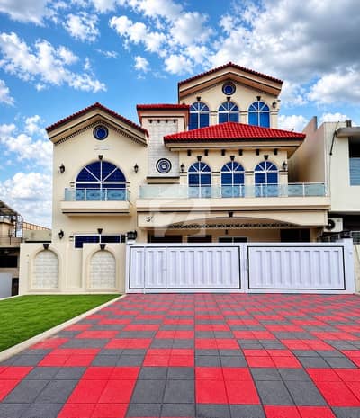 STREET 86 PLOT SIZE 30x60 G-13/1 TOP LOCATION