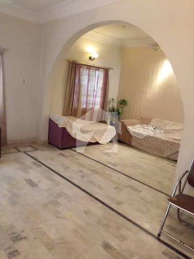 Near Waqas Market 2nd Floor Portion For Rent