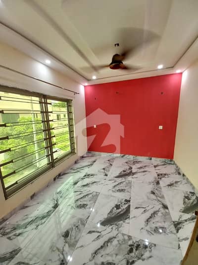 7 MARLA UPPER PORTION AVAILABLE FOR RENT