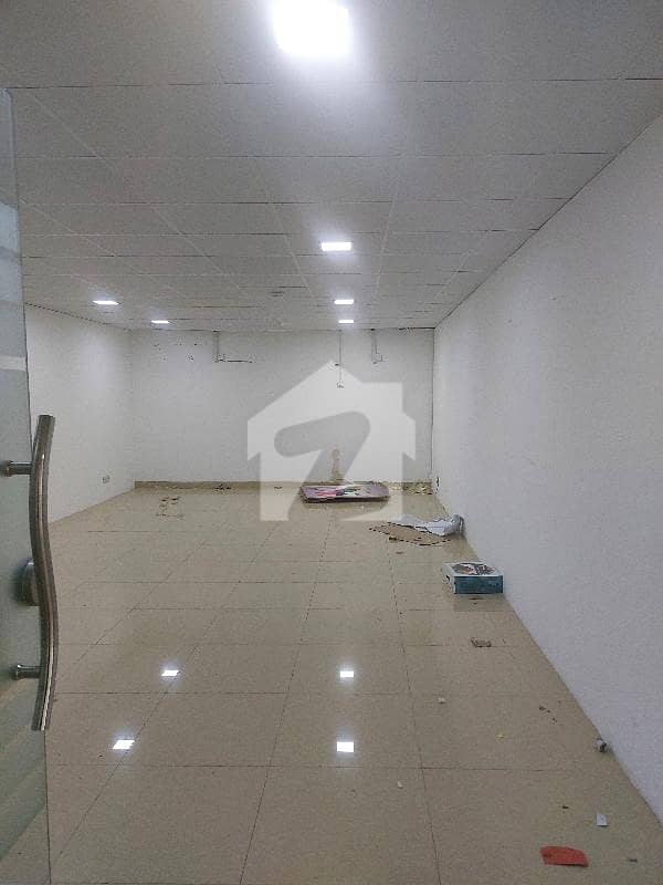 Get Your Hands On Office In Gulberg Best Area Get Your Hands On Office In Gulberg Best Area