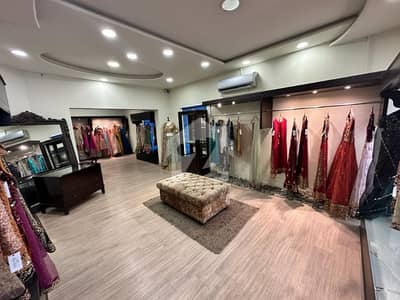 ایم ایم عالم روڈ گلبرگ,لاہور میں 9 مرلہ دکان 3.5 لاکھ میں کرایہ پر دستیاب ہے۔