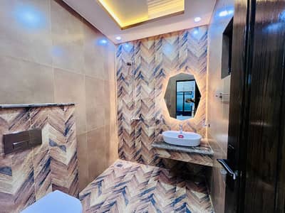 10 Marla Brand New Luxury Portion For Rent