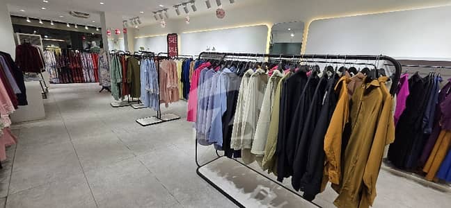 Ground Floor Shop 1600 Square Feet For Rent