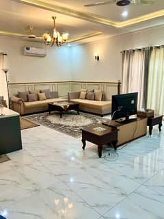 Good 500 Square Yards House For Sale In E-11/2