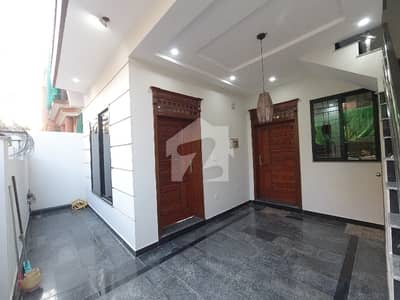 On Excellent Location 5 Marla House In G-11 Is Best Option