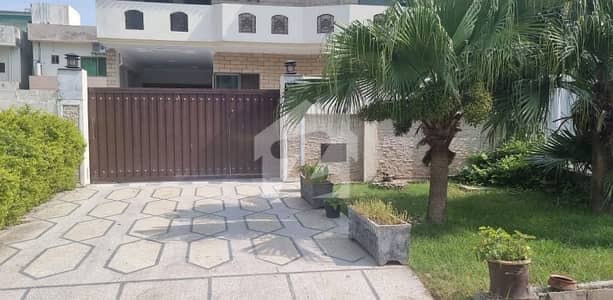 ایف ۔ 11/3 ایف ۔ 11,اسلام آباد میں 5 کمروں کا 9 مرلہ مکان 10.0 کروڑ میں برائے فروخت۔