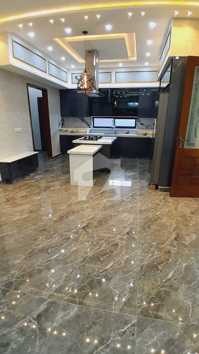 15 MARLA NEW HOUSE AVAIABLE FOR SALE