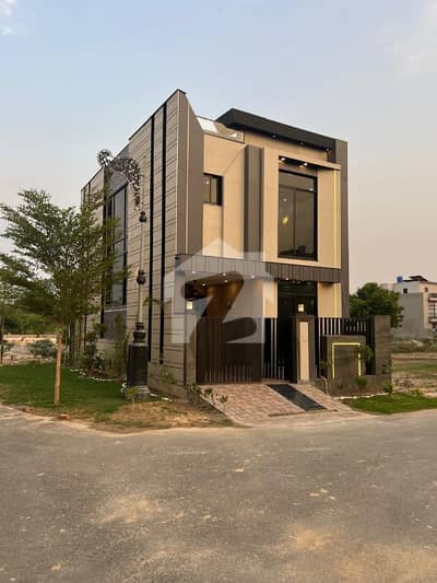 3.5 Marla Beautiful Corner House for Sale