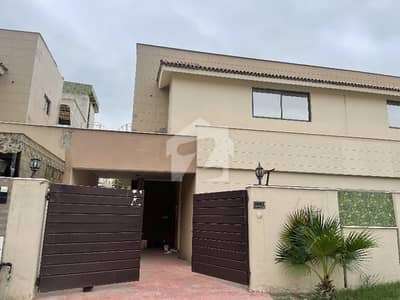 Beautiful Location Corner Villa