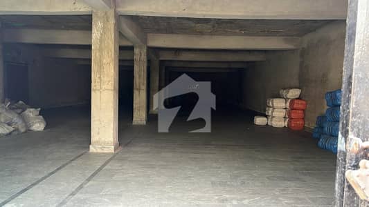 انڈسٹریل اسٹیٹ ملتان میں 2 کنال گودام 5.0 لاکھ میں کرایہ پر دستیاب ہے۔