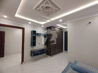 1 BED BRAND NEW LUXURY APARTMENT FOR RENT IN GULMOHAR BLOCK BAHRIA TOWN LAHORE