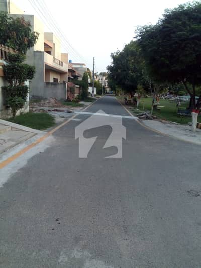 Ideal Location Plot Sunny Park Near Pcsir Phase-2 Shukat Khanum LHR