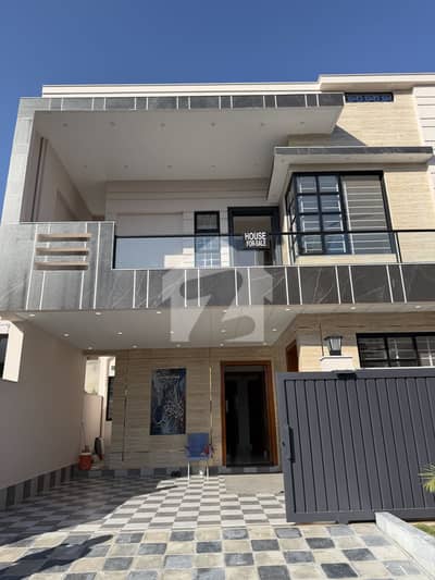 جناح گارڈنز ایف ای سی ایچ ایس,اسلام آباد میں 4 کمروں کا 7 مرلہ مکان 3.7 کروڑ میں برائے فروخت۔ جناح گارڈنز ایف ای سی ایچ ایس,اسلام آباد میں 4 کمروں کا 7 مرلہ مکان 3.7 کروڑ میں برائے فروخت۔