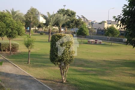 Ideal Location Plot Sunny Park Housing Society LHR