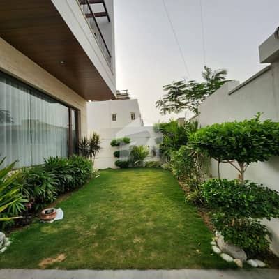 500-Yard Dream Home: Your Luxury Oasis Awaits