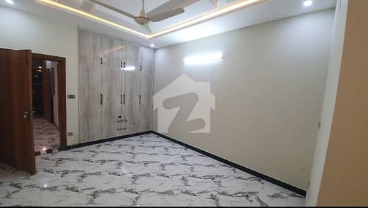 آئی ۔ 14 اسلام آباد میں 5 کمروں کا 6 مرلہ مکان 3.1 کروڑ میں برائے فروخت۔