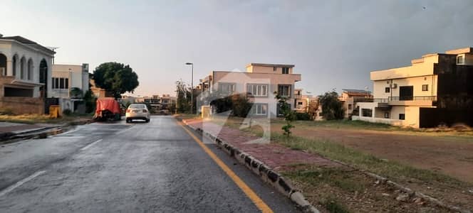 بحریہ ٹاؤن فیز 8 ۔ سیکٹر ایف - 1 بحریہ ٹاؤن فیز 8,بحریہ ٹاؤن راولپنڈی,راولپنڈی میں 10 مرلہ رہائشی پلاٹ 1.2 کروڑ میں برائے فروخت۔ بحریہ ٹاؤن فیز 8 ۔ سیکٹر ایف - 1 بحریہ ٹاؤن فیز 8,بحریہ ٹاؤن راولپنڈی,راولپنڈی میں 10 مرلہ رہائشی پلاٹ 1.2 کروڑ میں برائے فروخت۔