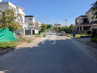 1 Kanal Plot Available For Sale In Bahria Enclave Sector B