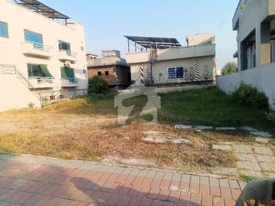 بحریہ ٹاؤن فیز 3 بحریہ ٹاؤن راولپنڈی,راولپنڈی میں 10 مرلہ رہائشی پلاٹ 2.1 کروڑ میں برائے فروخت۔