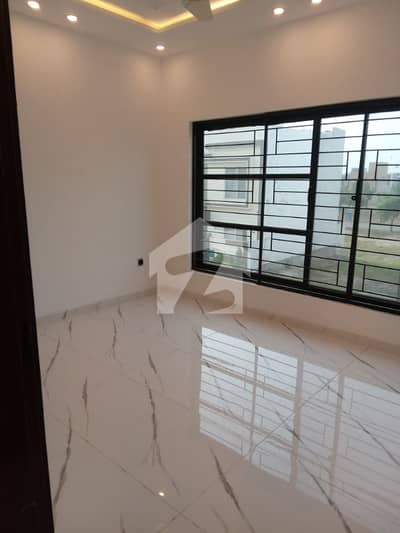 10 Marla House For Rent In Best Location 10 Marla House For Rent In Best Location