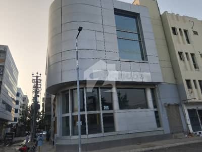 200 Square Yards Building For sale