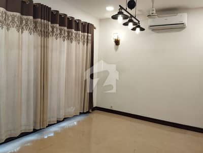 Bukhari Commercial 3 bedrooms Apartment is available for sale
