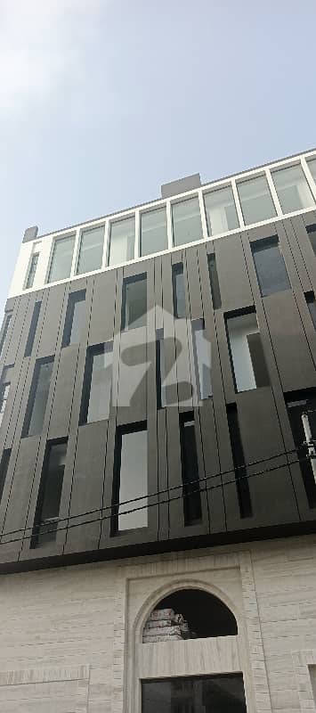 PHASE 6 VP BRAND NEW 3000 SQFT OFFICE AVAILABLE FOR RENT 3 SIDE CORNER BUILDING 2ND FLOOR WITH LIFT