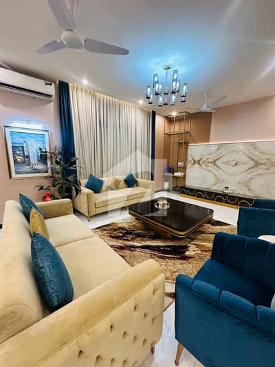 1000 Yards Beautiful Bungalow Very Well Maintained Available For Sale