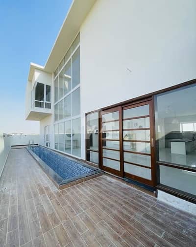 666 Yards Architecturally Brand New West Open Villa For Sale